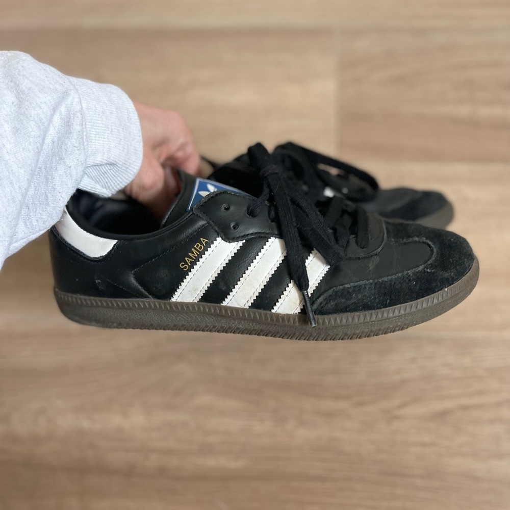 Adidas Samba Women’s size 8.5/9, men’s 7 - Black with white stripes - Picture 8 of 13